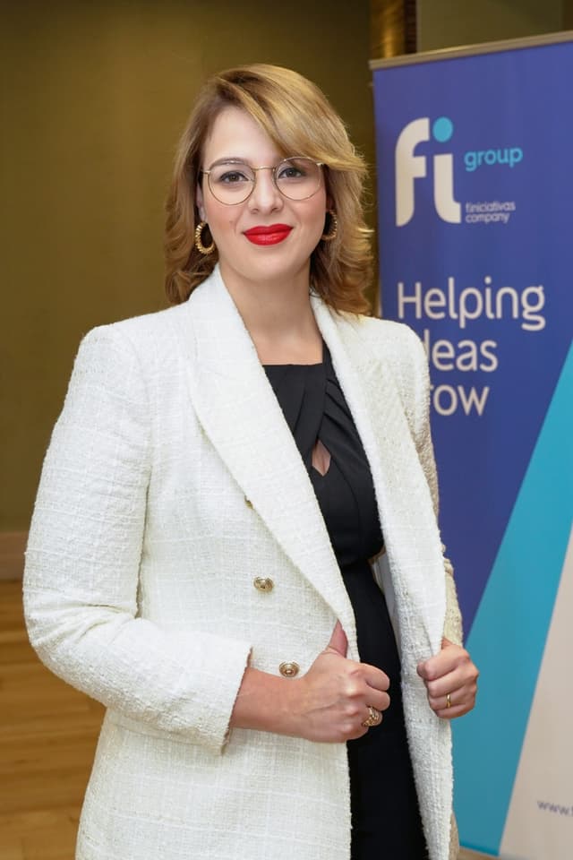 "Trabajar en FI Group es una experiencia increíblemente gratificante, que constantemente me desafía a crecer tanto a nivel personal como profesional. La atmósfera dinámica y desafiante nos impulsa a superar nuestros límites y alcanzar nuestro máximo potencial. Además, el hecho de apoyar a nuestros clientes en la materialización de los avances del futuro con sus proyectos de I+D+i nos brinda la oportunidad de aprender y crecer en cada momento, lo que hace que cada día sea una experiencia de constante aprendizaje y desarrollo."

